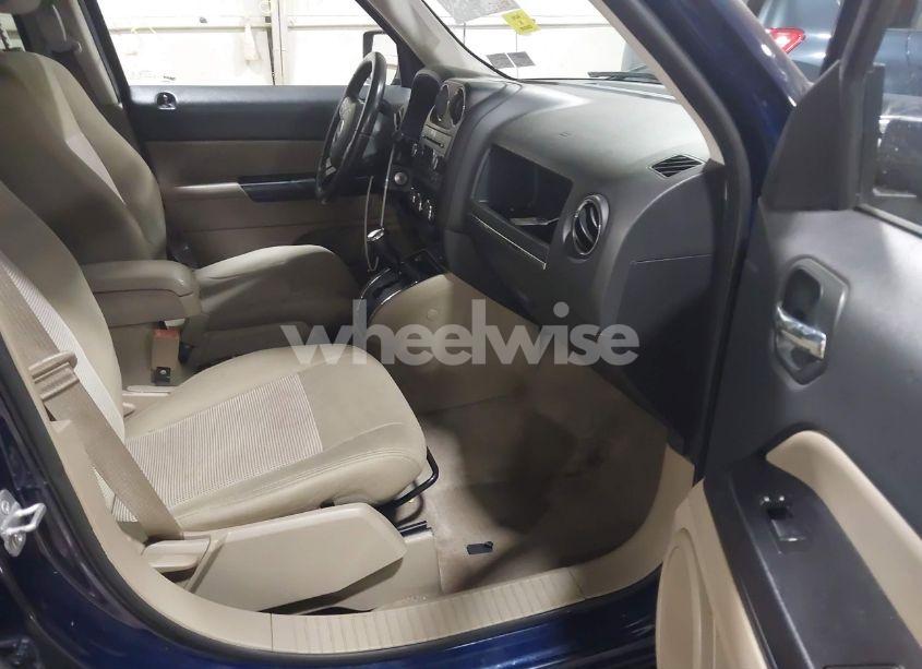 Photo 5 of 2014 Jeep Patriot LATITUDE (VIN 1C4NJRFB7ED905125)