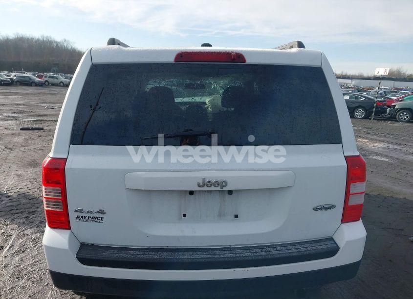 Photo 16 of 2015 Jeep Patriot HIGH ALTITUDE EDITION (VIN 1C4NJRFB7FD417682)
