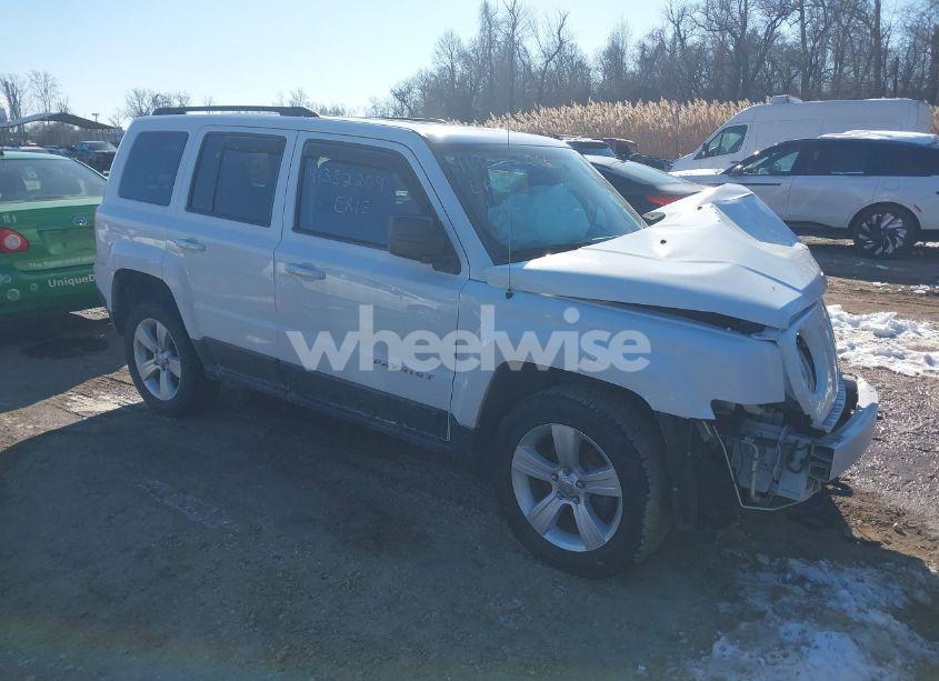2016 Jeep Patriot LATITUDE (VIN 1C4NJRFB7GD672219) main photo