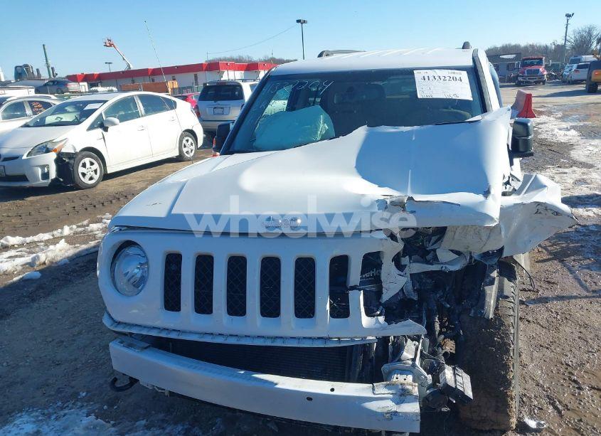 Photo 13 of 2016 Jeep Patriot LATITUDE (VIN 1C4NJRFB7GD672219)