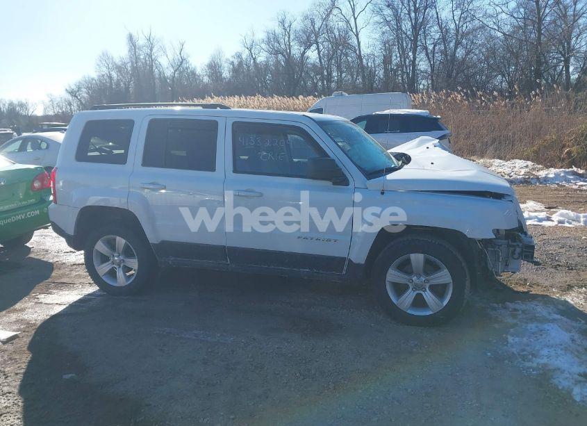 Photo 14 of 2016 Jeep Patriot LATITUDE (VIN 1C4NJRFB7GD672219)
