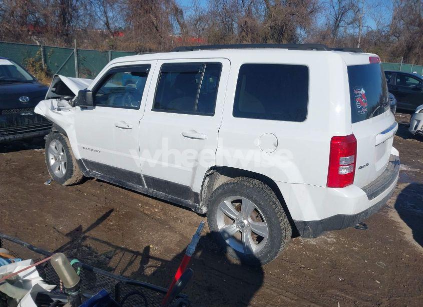 Photo 3 of 2016 Jeep Patriot LATITUDE (VIN 1C4NJRFB7GD672219)