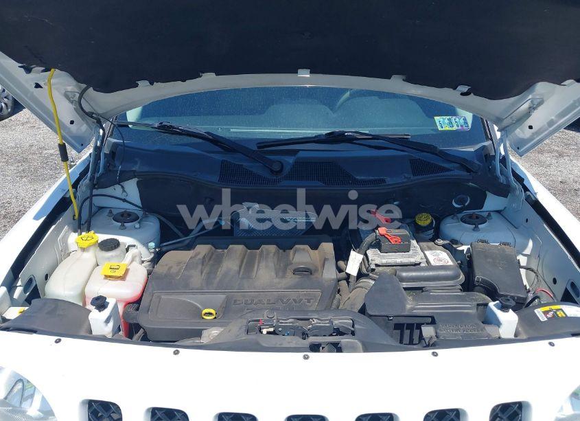 Photo 10 of 2016 Jeep Patriot LATITUDE (VIN 1C4NJRFB7GD718468)