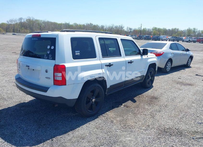 Photo 4 of 2016 Jeep Patriot LATITUDE (VIN 1C4NJRFB7GD718468)