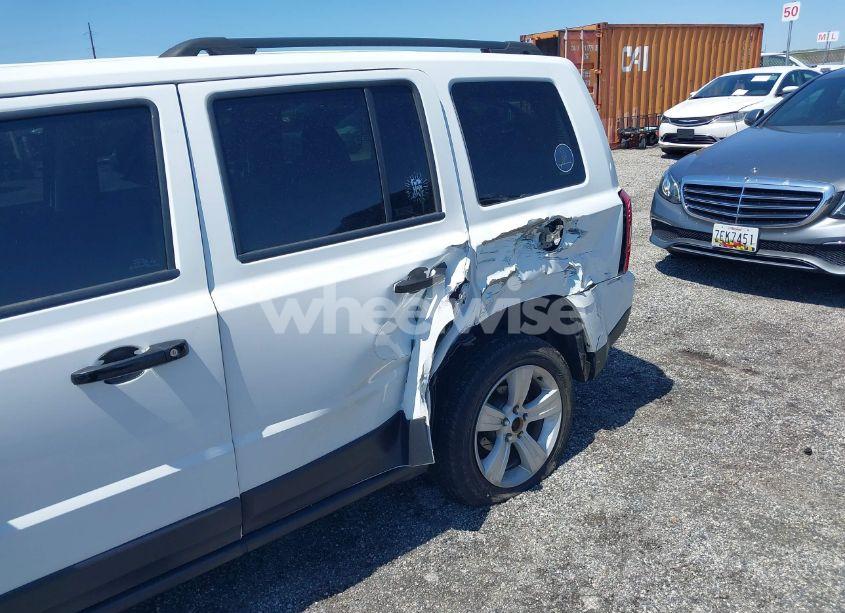 Photo 6 of 2016 Jeep Patriot LATITUDE (VIN 1C4NJRFB7GD718468)