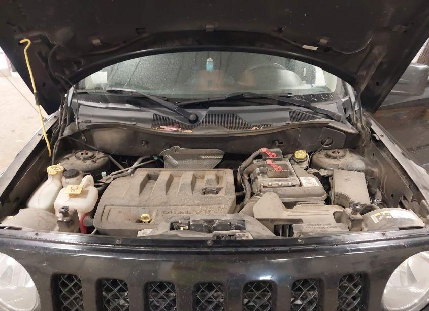 Photo 10 of 2014 Jeep Patriot LATITUDE (VIN 1C4NJRFB8ED651523)