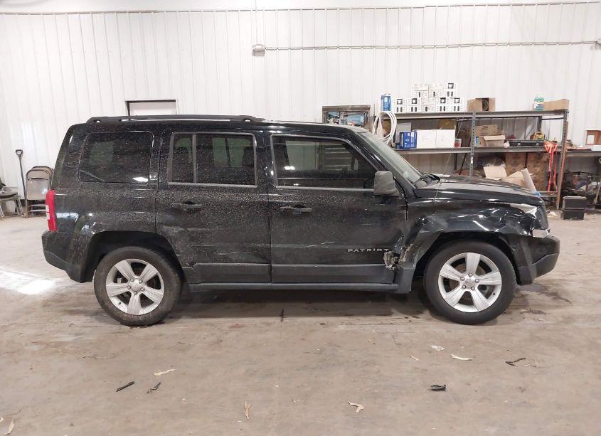 Photo 13 of 2014 Jeep Patriot LATITUDE (VIN 1C4NJRFB8ED651523)