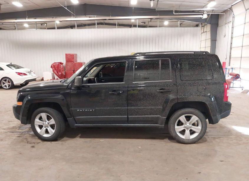 Photo 14 of 2014 Jeep Patriot LATITUDE (VIN 1C4NJRFB8ED651523)