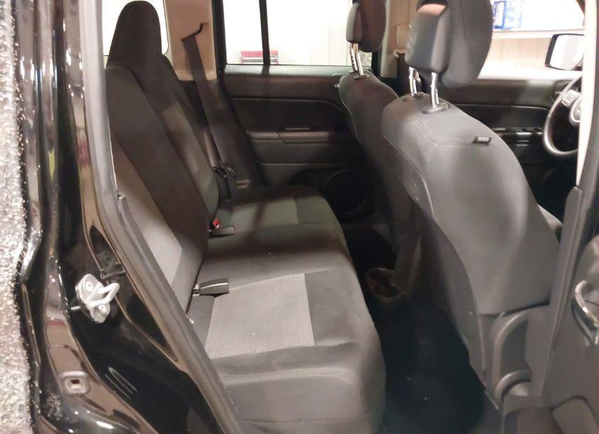 Photo 8 of 2014 Jeep Patriot LATITUDE (VIN 1C4NJRFB8ED651523)