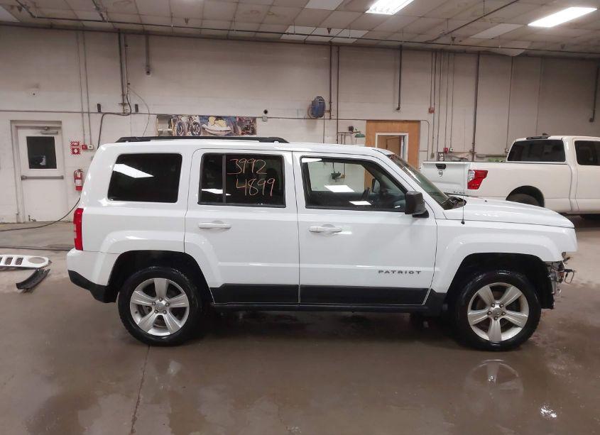 Photo 14 of 2014 Jeep Patriot LATITUDE (VIN 1C4NJRFB8ED721666)