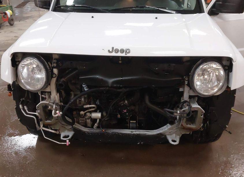 Photo 6 of 2014 Jeep Patriot LATITUDE (VIN 1C4NJRFB8ED721666)