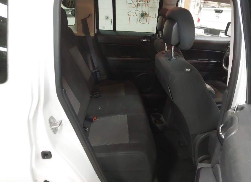 Photo 8 of 2014 Jeep Patriot LATITUDE (VIN 1C4NJRFB8ED721666)