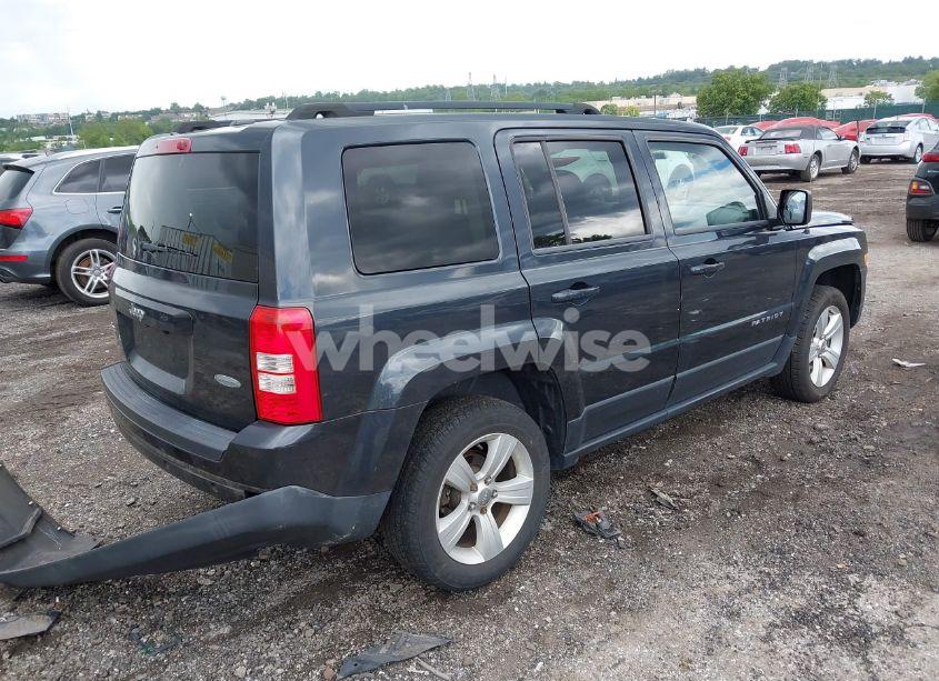 Photo 4 of 2014 Jeep Patriot LATITUDE (VIN 1C4NJRFB8ED734403)