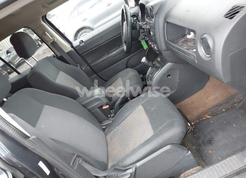 Photo 5 of 2014 Jeep Patriot LATITUDE (VIN 1C4NJRFB8ED734403)