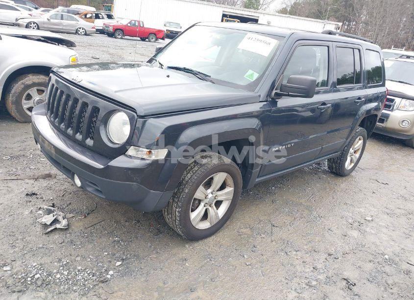 Photo 2 of 2014 Jeep Patriot LATITUDE (VIN 1C4NJRFB8ED759947)