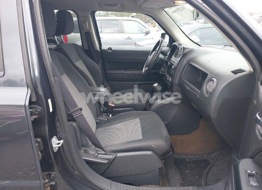 Photo 5 of 2014 Jeep Patriot LATITUDE (VIN 1C4NJRFB8ED759947)