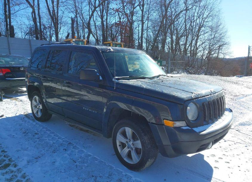 2014 Jeep Patriot LATITUDE (VIN 1C4NJRFB8ED883846) main photo
