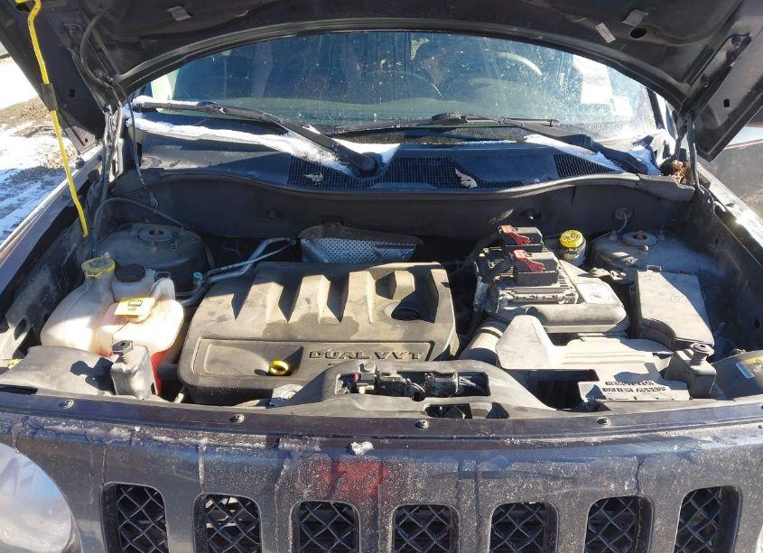 Photo 10 of 2014 Jeep Patriot LATITUDE (VIN 1C4NJRFB8ED883846)