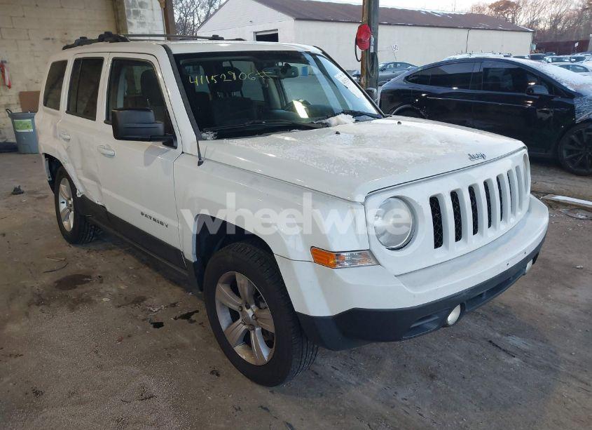 2014 Jeep Patriot LATITUDE (VIN 1C4NJRFB8ED885323) main photo