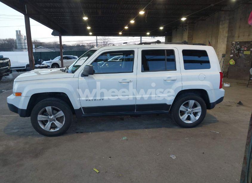 Photo 14 of 2014 Jeep Patriot LATITUDE (VIN 1C4NJRFB8ED885323)