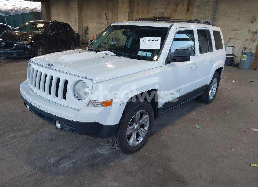 Photo 2 of 2014 Jeep Patriot LATITUDE (VIN 1C4NJRFB8ED885323)