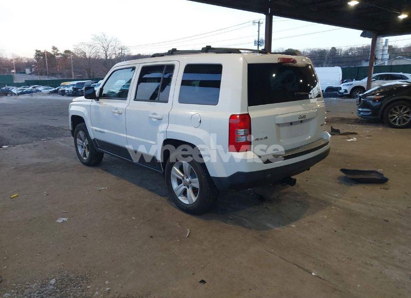 Photo 3 of 2014 Jeep Patriot LATITUDE (VIN 1C4NJRFB8ED885323)