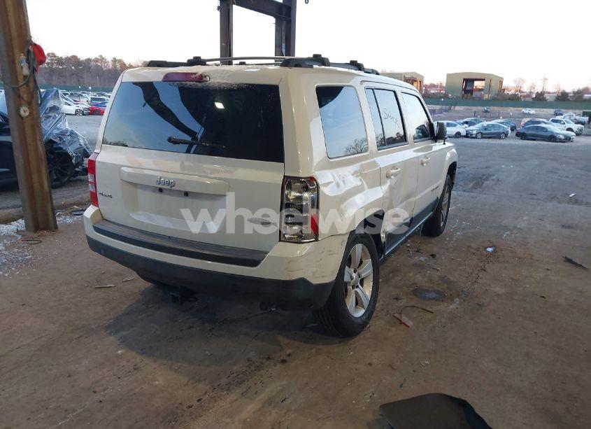 Photo 4 of 2014 Jeep Patriot LATITUDE (VIN 1C4NJRFB8ED885323)