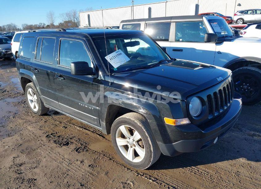 2014 Jeep Patriot LATITUDE (VIN 1C4NJRFB8ED898279) main photo