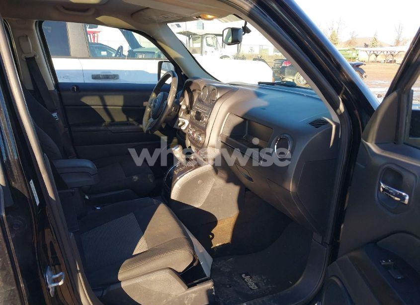 Photo 5 of 2014 Jeep Patriot LATITUDE (VIN 1C4NJRFB8ED898279)
