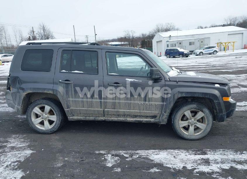 Photo 13 of 2015 Jeep Patriot LATITUDE (VIN 1C4NJRFB8FD249180)