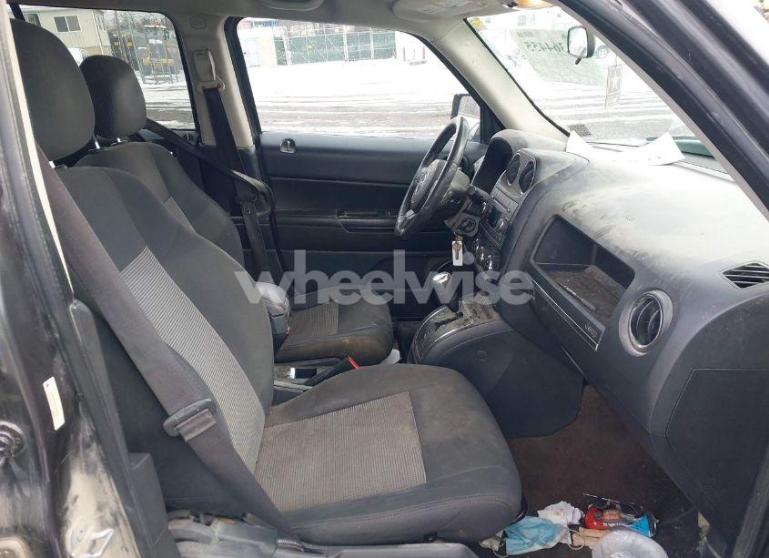 Photo 5 of 2015 Jeep Patriot LATITUDE (VIN 1C4NJRFB8FD249180)