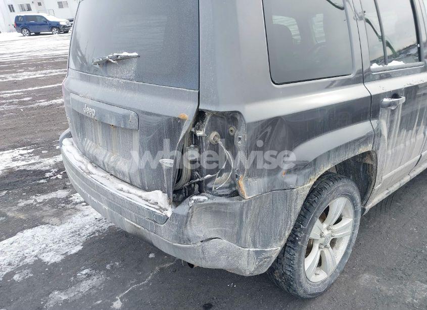 Photo 6 of 2015 Jeep Patriot LATITUDE (VIN 1C4NJRFB8FD249180)