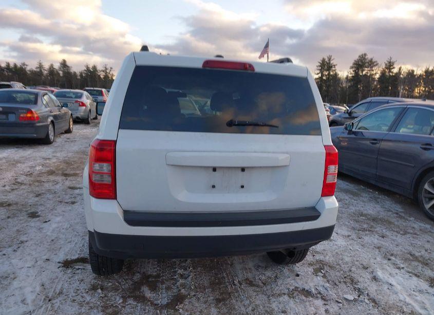 Photo 12 of 2015 Jeep Patriot LATITUDE (VIN 1C4NJRFB8FD289999)