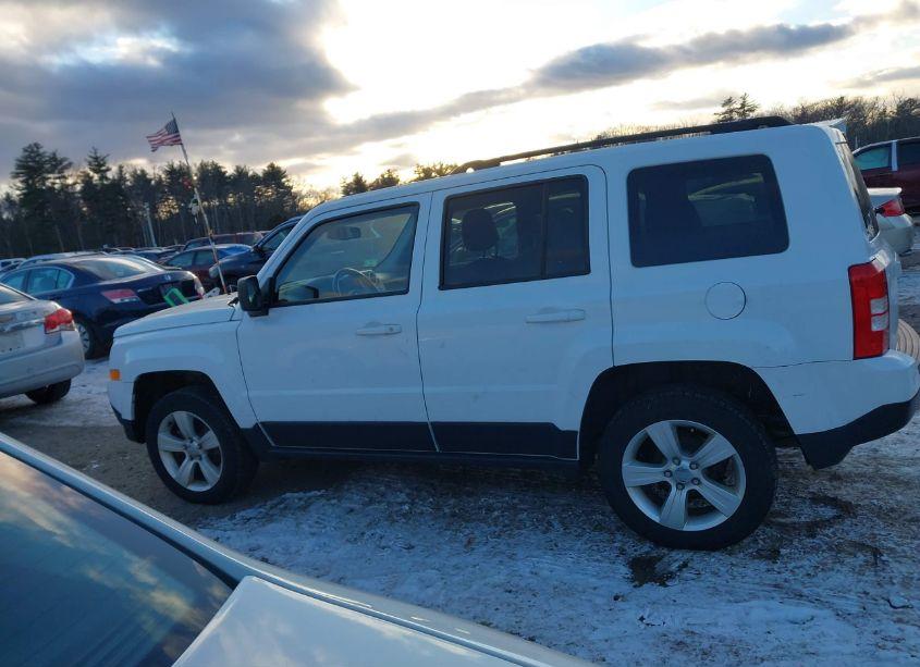 Photo 15 of 2015 Jeep Patriot LATITUDE (VIN 1C4NJRFB8FD289999)