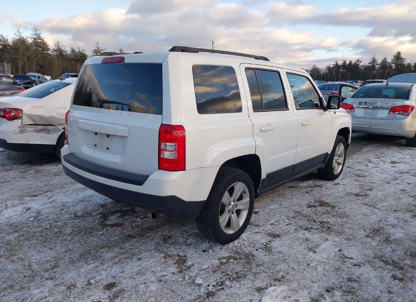Photo 4 of 2015 Jeep Patriot LATITUDE (VIN 1C4NJRFB8FD289999)