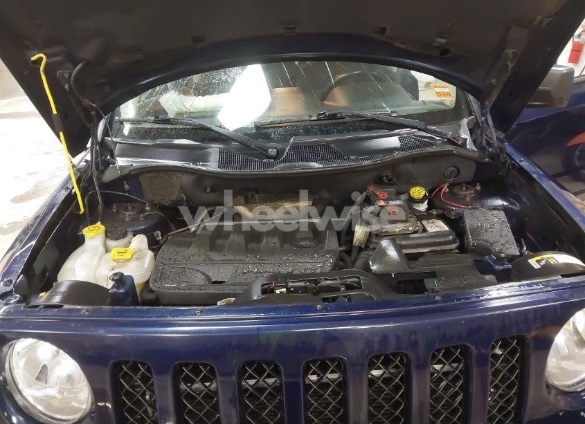 Photo 10 of 2015 Jeep Patriot LATITUDE (VIN 1C4NJRFB8FD382893)