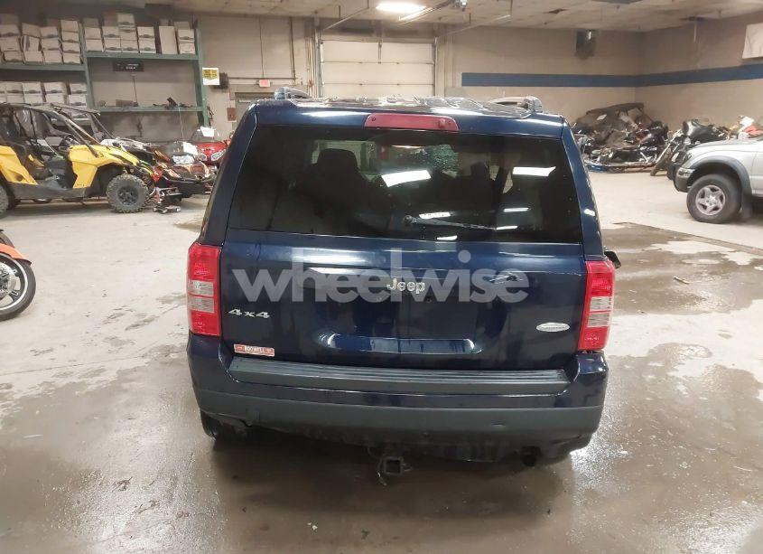 Photo 16 of 2015 Jeep Patriot LATITUDE (VIN 1C4NJRFB8FD382893)