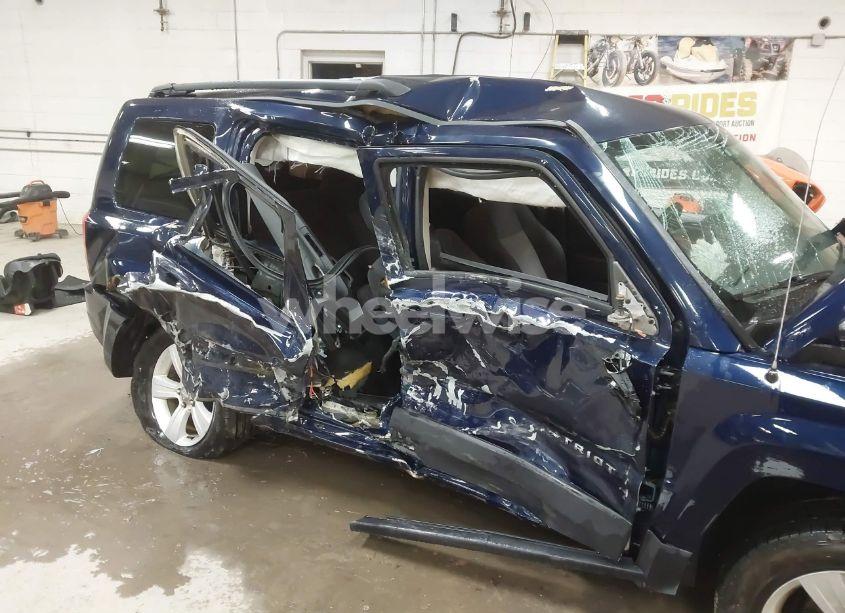 Photo 6 of 2015 Jeep Patriot LATITUDE (VIN 1C4NJRFB8FD382893)