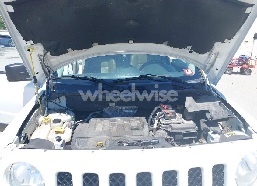 Photo 10 of 2016 Jeep Patriot HIGH ALTITUDE EDITION (VIN 1C4NJRFB8GD707642)