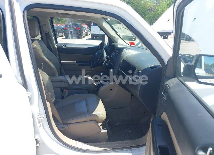 Photo 5 of 2016 Jeep Patriot HIGH ALTITUDE EDITION (VIN 1C4NJRFB8GD707642)