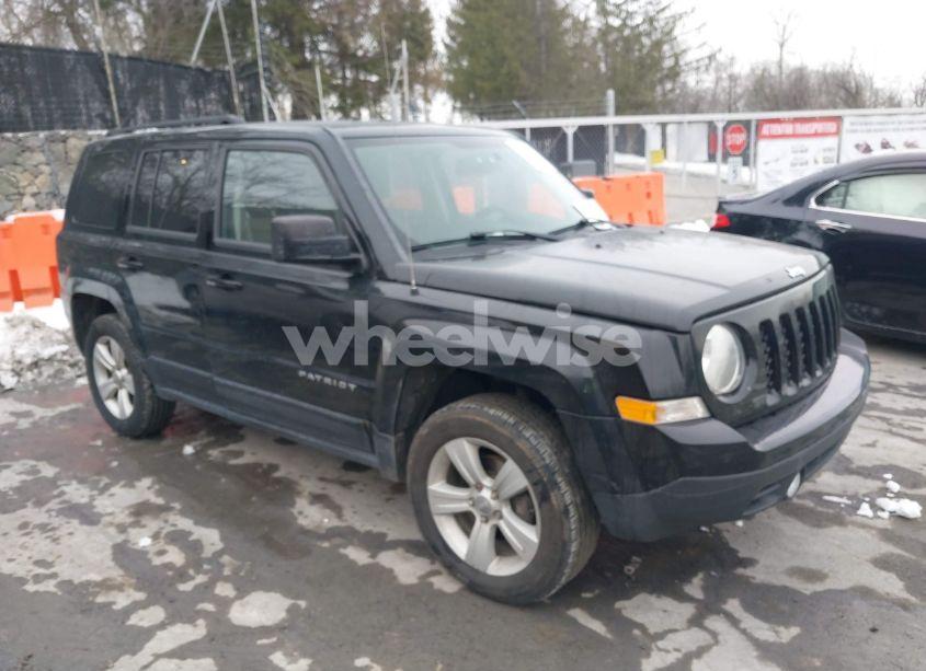 2017 Jeep Patriot LATITUDE 4X4 (VIN 1C4NJRFB8HD114736) main photo