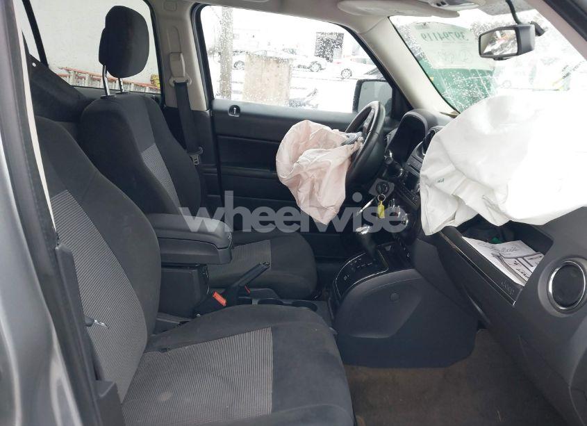 Photo 5 of 2017 Jeep Patriot LATITUDE 4X4 (VIN 1C4NJRFB8HD174113)