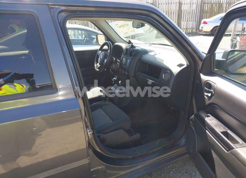 Photo 5 of 2017 Jeep Patriot LATITUDE 4X4 (VIN 1C4NJRFB8HD190411)