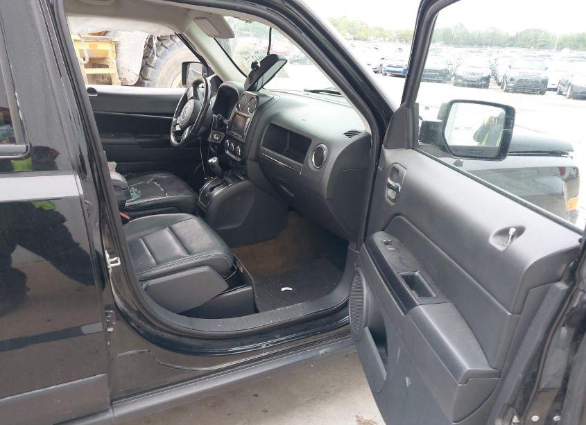 Photo 5 of 2017 Jeep Patriot HIGH ALTITUDE 4X4 (VIN 1C4NJRFB8HD196743)