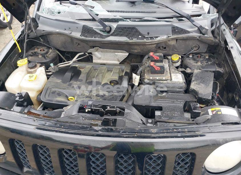 Photo 10 of 2014 Jeep Patriot LATITUDE (VIN 1C4NJRFB9ED741053)