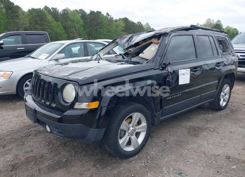 Photo 2 of 2014 Jeep Patriot LATITUDE (VIN 1C4NJRFB9ED741053)