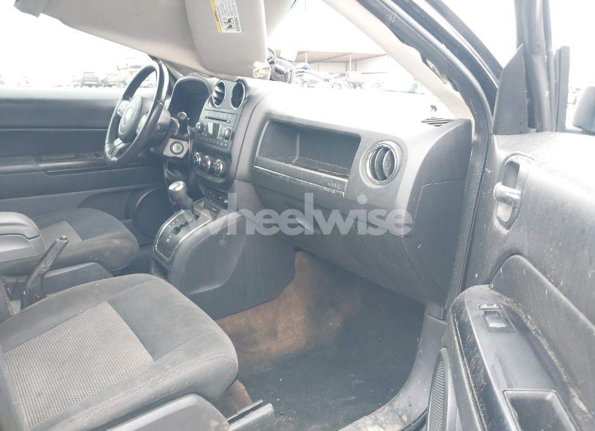 Photo 5 of 2014 Jeep Patriot LATITUDE (VIN 1C4NJRFB9ED741053)