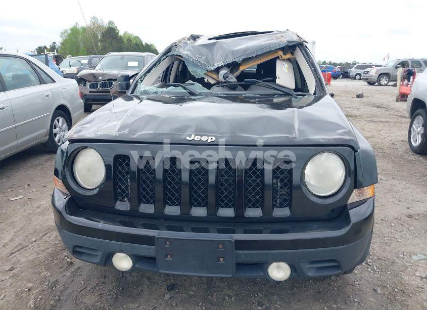 Photo 6 of 2014 Jeep Patriot LATITUDE (VIN 1C4NJRFB9ED741053)