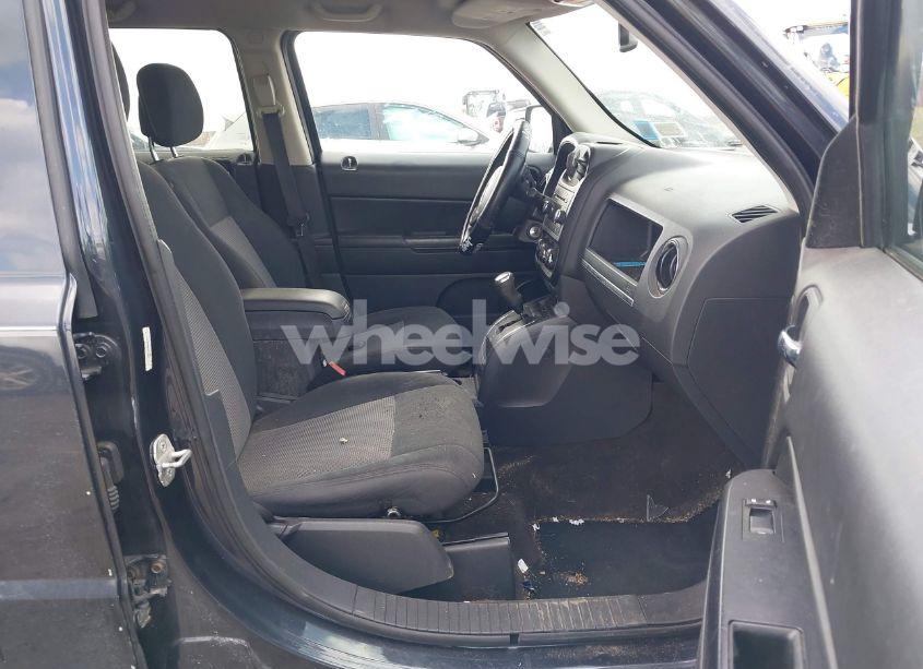 Photo 5 of 2014 Jeep Patriot LATITUDE (VIN 1C4NJRFB9ED778409)
