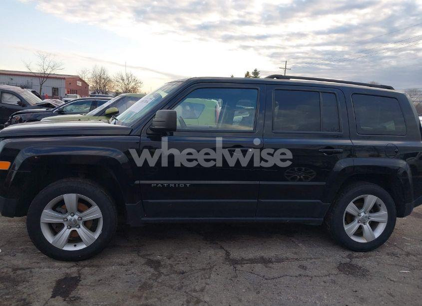 Photo 14 of 2014 Jeep Patriot LATITUDE (VIN 1C4NJRFB9ED910309)
